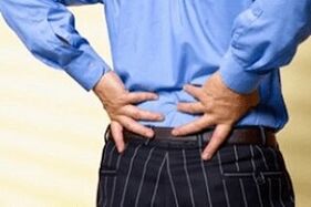 Ból pleców z osteochondrozą lędźwiową