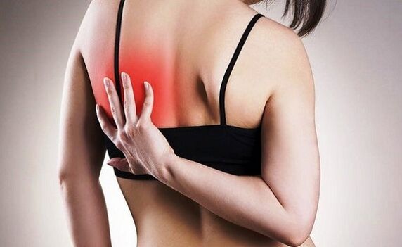 ból pod lewą łopatką od tyłu